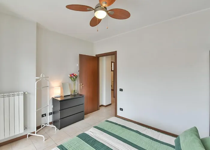 Voor 6 Personen, Aan Het Comomeer *