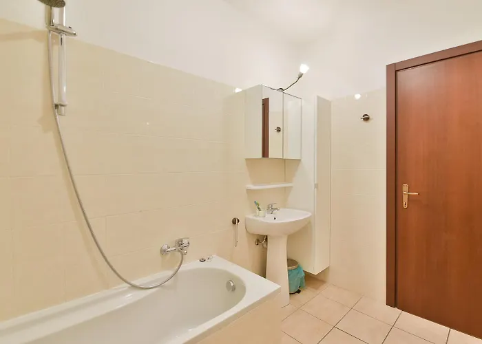 Voor 6 Personen, Aan Het Comomeer 公寓