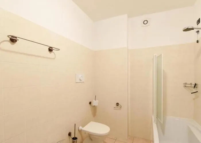 Voor 6 Personen, Aan Het Comomeer 公寓