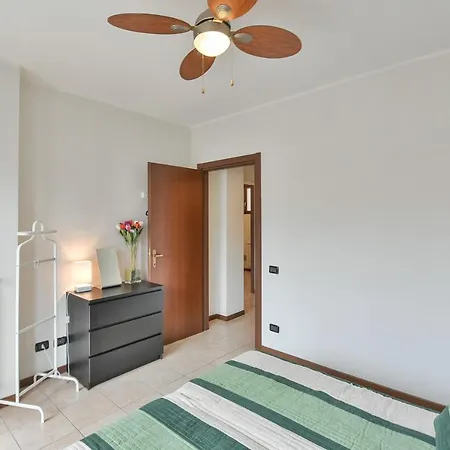 Voor 6 Personen, Aan Het Comomeer *