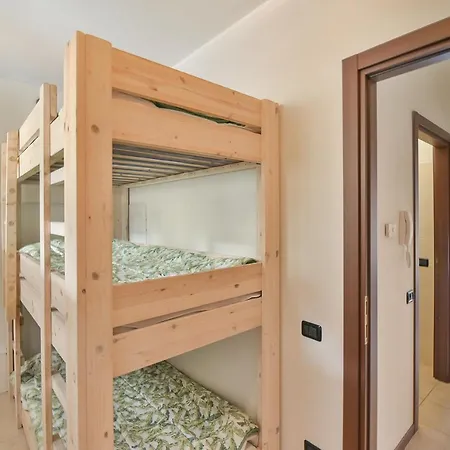 Voor 6 Personen, Aan Het Comomeer *