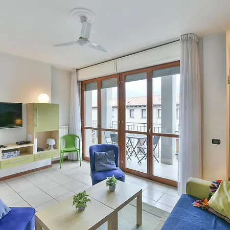 Voor 6 Personen, Aan Het Comomeer Apartment