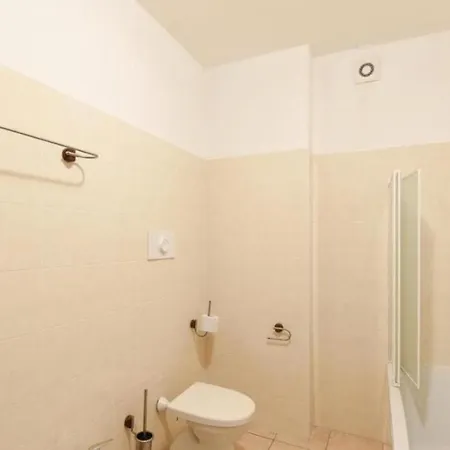 Voor 6 Personen, Aan Het Comomeer Apartament